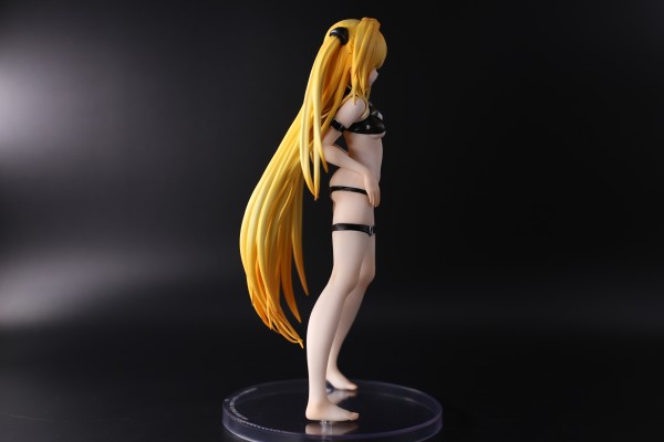 To LOVE Ru Darkness  金色暗影 泳装ver.