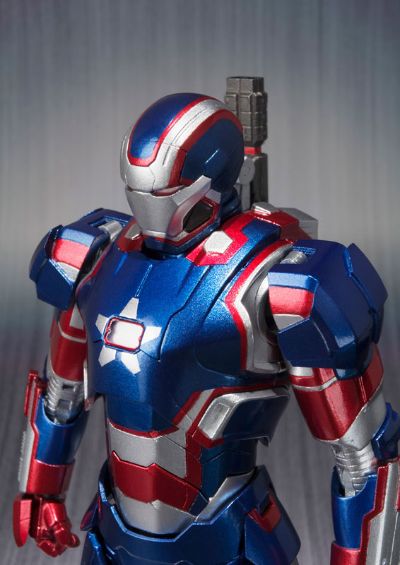 S.H.Figuarts  钢铁爱国者