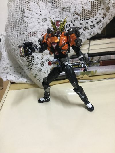 S.H.Figuarts 假面骑士：时王 假面骑士复活者盖茨 真正的救世主套装