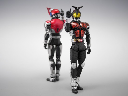 S.H.Figuarts(真骨雕制法) 假面骑士甲斗王 骑士形态