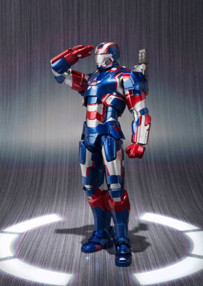 S.H.Figuarts  钢铁爱国者
