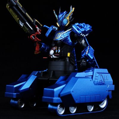 S.H.Figuarts Kamen Rider Build TankTank Form