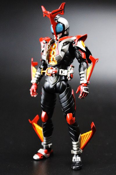 S.H.Figuarts(真骨雕制法)   假面骑士甲斗王 超越形态