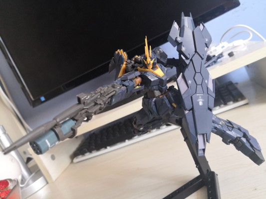 RG 1/144 独角兽高达2号机 报丧女妖·命运女神