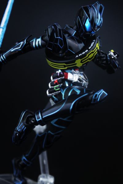 S.H.Figuarts  剧场版 假面骑士驰骑: SURPRISE FUTURE  假面骑士驰骑 特殊型号