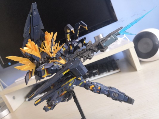 RG 1/144 独角兽高达2号机 报丧女妖·命运女神