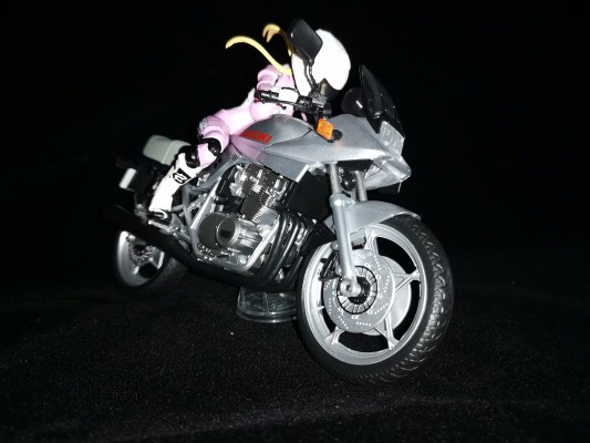 S.H.Figuarts 爆音少女!! 铃乃木凛