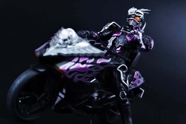 S.H.Figuarts 假面骑士驰骑 魔进追猎者