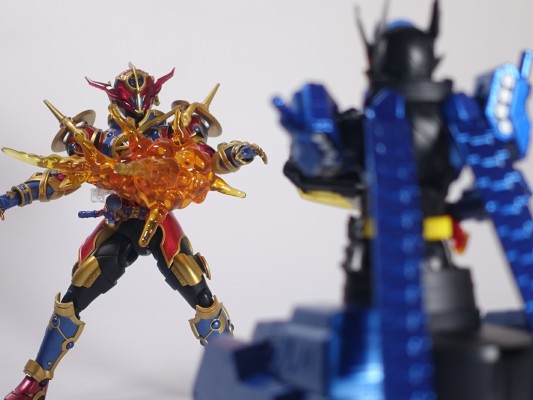 S.H.Figuarts 假面骑士：创骑 假面骑士创骑 双坦形态