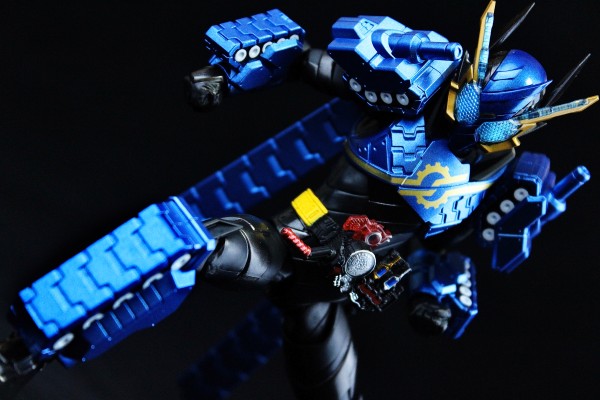 S.H.Figuarts 假面骑士：创骑 假面骑士创骑 双坦形态