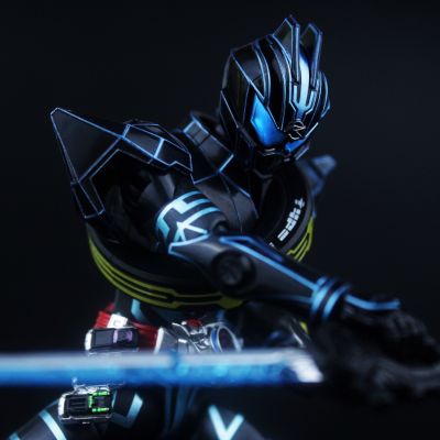 S.H.Figuarts  剧场版 假面骑士驰骑: SURPRISE FUTURE  假面骑士驰骑 特殊型号