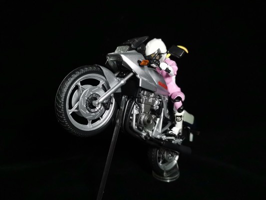 S.H.Figuarts 爆音少女!! 铃乃木凛