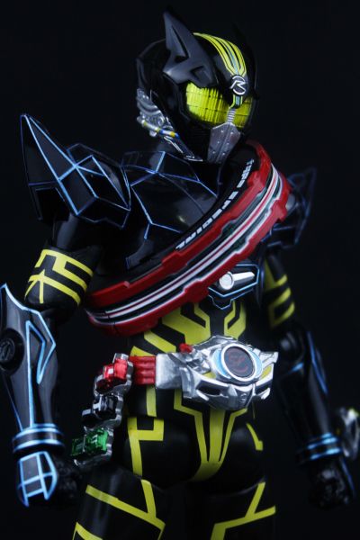 S.H.Figuarts  剧场版 假面骑士驰骑: SURPRISE FUTURE  假面骑士驰骑 特殊型号