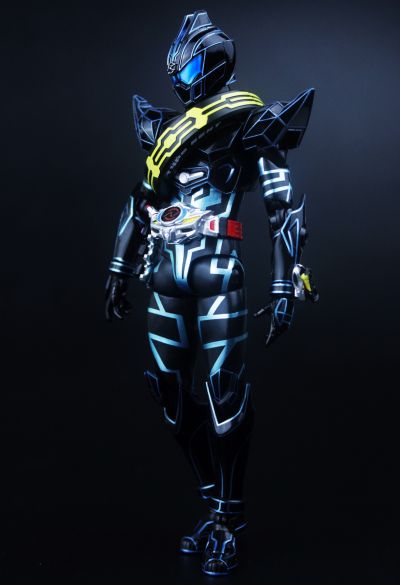 S.H.Figuarts  剧场版 假面骑士驰骑: SURPRISE FUTURE  假面骑士驰骑 特殊型号