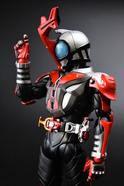 S.H.Figuarts(真骨雕制法)   假面骑士甲斗王 超越形态