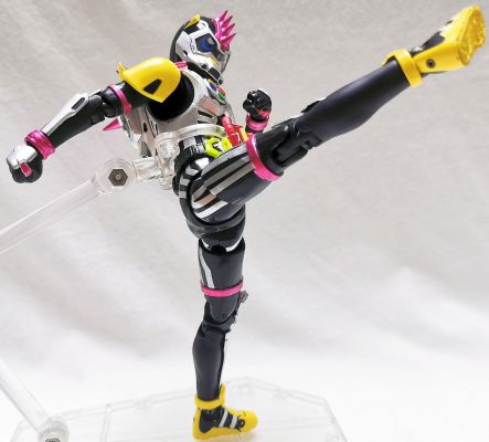 S.H.Figuarts 假面骑士：艾克赛德 假面骑士极速狂飙 摩托玩家 等级0