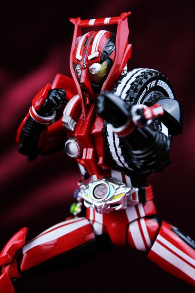 S.H.Figuarts  假面骑士驰骑 假面骑士驰骑 特莱多隆型 混合轮胎套装