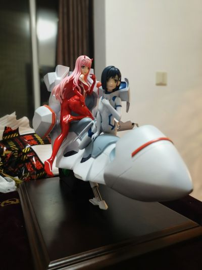 Darling in the FRANXX 零二＆莓