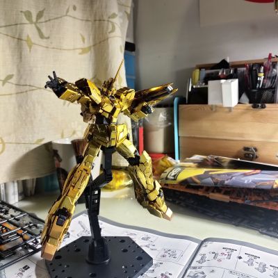 RG 机动战士高达UC RX-0 独角兽高达［金色涂层版］