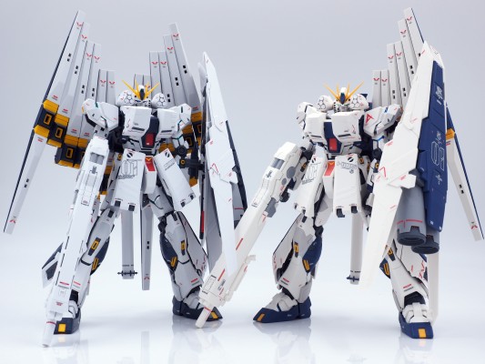 MG 1/100   V2高达突击爆击型 Ka版