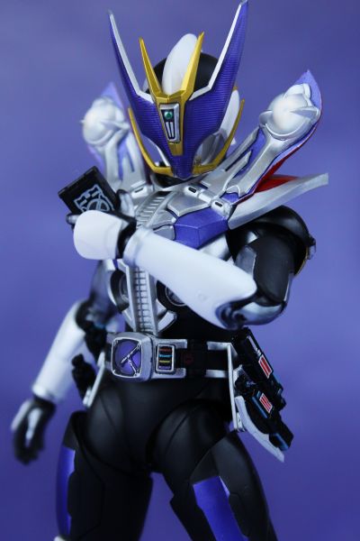 S.H.Figuarts（真骨雕制法） 假面骑士电王 假面骑士电王 圣剑形态 / 圣枪形态