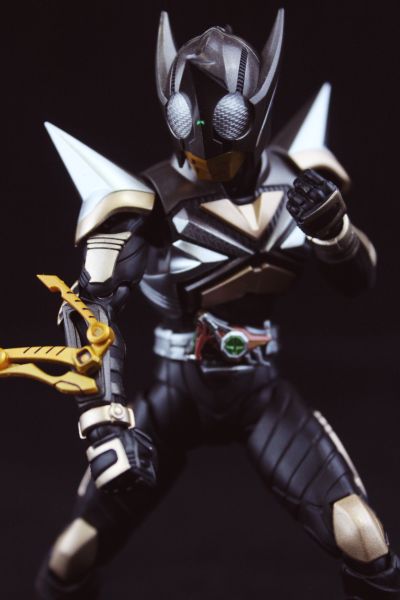 S.H.Figuarts(真骨雕制法) 假面骑士甲斗王 假面骑士拳蝗
