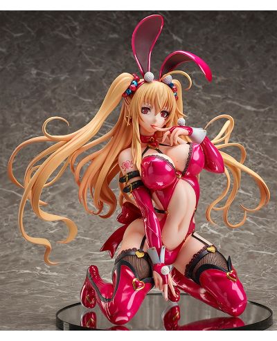 卡萝琳・尤莉 兔女郎