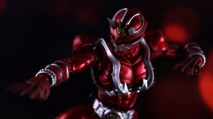 S.H.Figuarts（真骨雕制法）假面骑士响鬼红