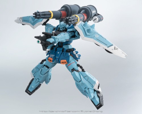 ＭＧ 1/100 机动战士高达SEED Destiny ZGMF-1001/K 斩击型扎古幽灵(伊扎克·玖尔专用机)