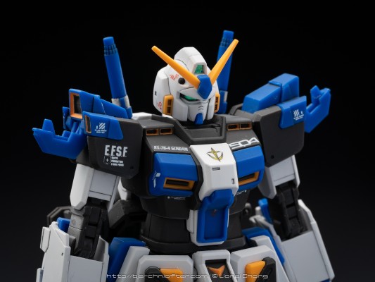 HGUC 机动战士高达外传 宇宙、闪光的尽头 RX-78-4高达4号机