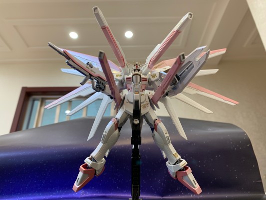 HGCE 1/144 机动战士高达SEED ZGMF-X10A 自由高达 新生版