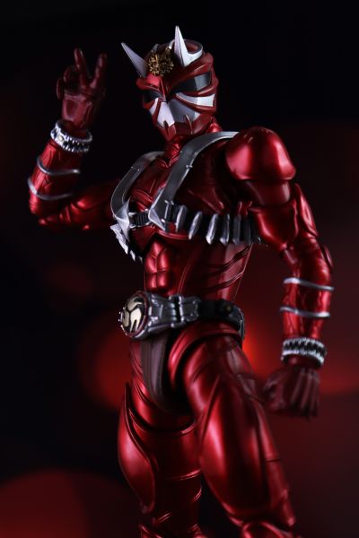 S.H.Figuarts（真骨雕制法）假面骑士响鬼红