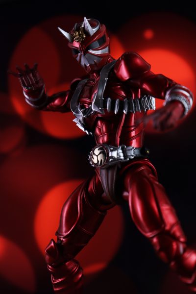 S.H.Figuarts（真骨雕制法）假面骑士响鬼红