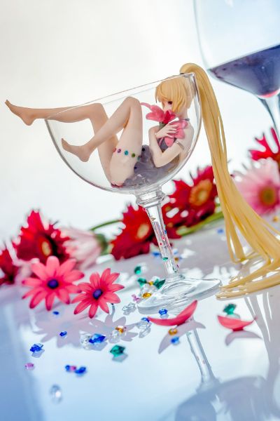 酒杯少女