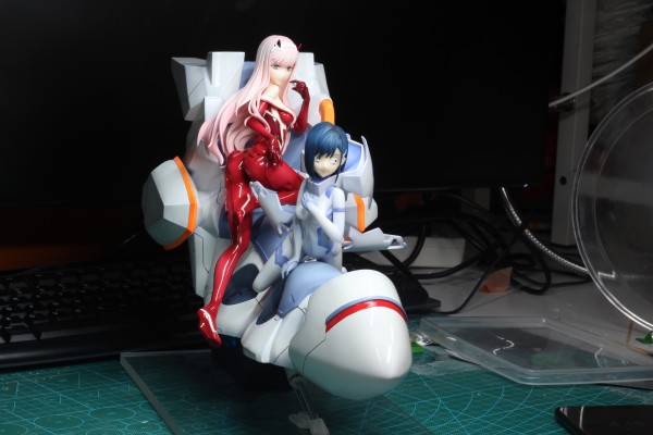 Darling in the FRANXX 零二＆莓