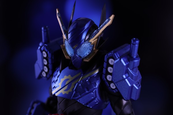 S.H.Figuarts 假面骑士：创骑 假面骑士创骑 双坦形态