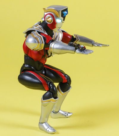 S.H.Figuarts 泰迦奥特曼 泰塔斯奥特曼