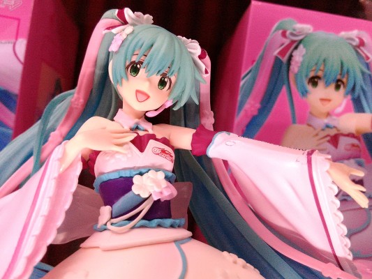 Espresto Racing 初音未来 2019 晴着ver.