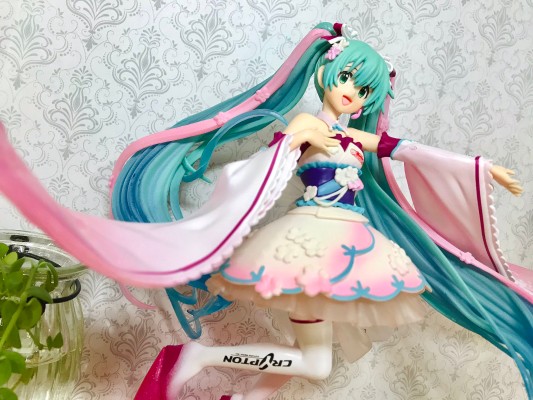 Espresto Racing 初音未来 2019 晴着ver.