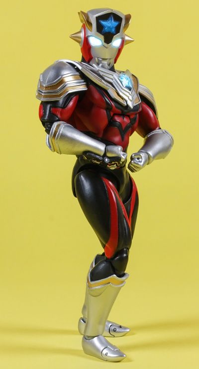 S.H.Figuarts 泰迦奥特曼 泰塔斯奥特曼