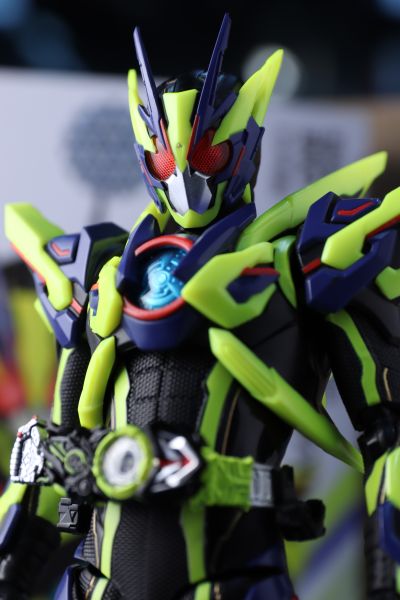 S.H.Figuarts 假面骑士零一 假面骑士零一 闪耀突击飞蝗