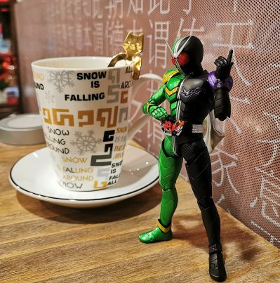 S.H.Figuarts(真骨雕制法) 假面骑士双骑 假面骑士双骑 疾风王牌形态