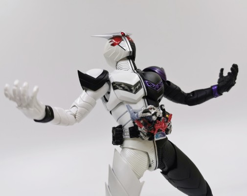 S.H.Figuarts(真骨雕制法) 假面骑士双骑 假面骑双骑 獠牙王牌形态