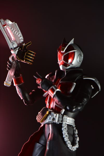 S.H.Figuarts(真骨雕制法)   假面骑士巫骑 火焰形态