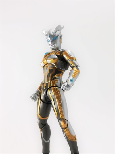 h figuarts 超级赛罗格斗 光辉赛罗奥特曼