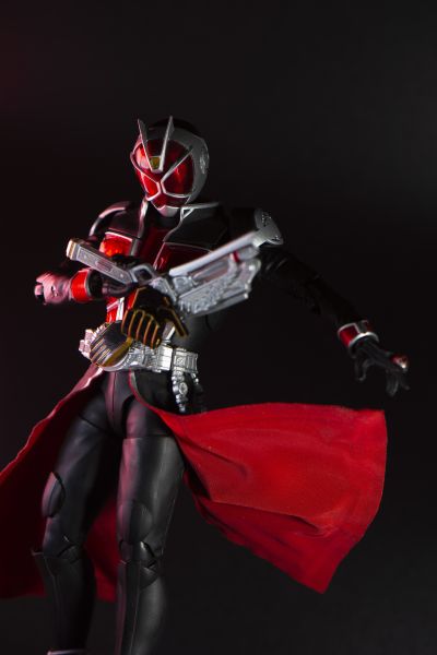 S.H.Figuarts(真骨雕制法)   假面骑士巫骑 火焰形态