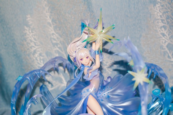 SSF爱蜜莉雅 水晶礼服
