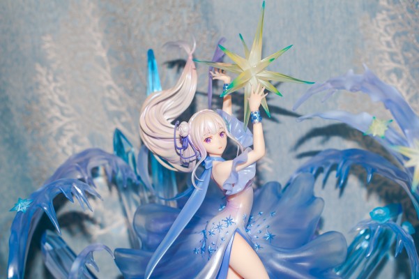SSF爱蜜莉雅 水晶礼服