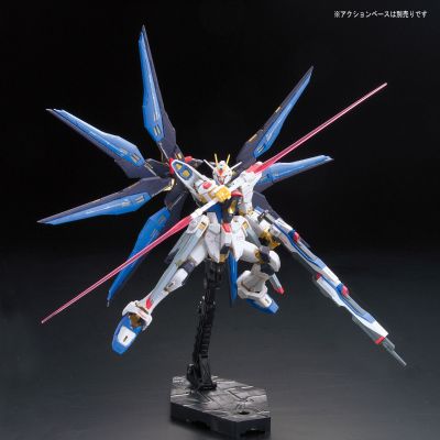 RG 1/144 机动战士高达SEED DESTINY ZGMF-X20A 强袭自由高达