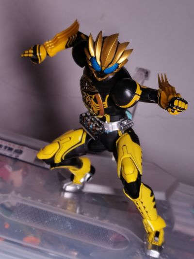 S.H.Figuarts(真骨雕制法)  假面骑士欧兹 假面骑士欧兹 鹰雀鹫联组